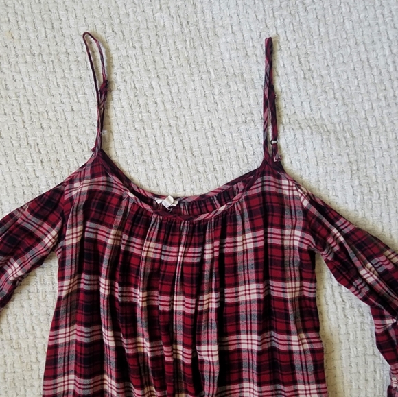 Plaid Ruffle Top - Picture 3 of 4